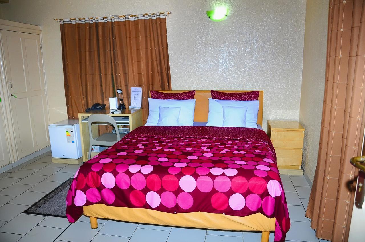Hotel Saint Thomas Ломе Экстерьер фото
