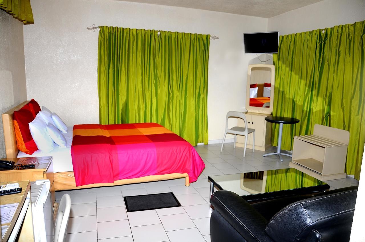 Hotel Saint Thomas Ломе Экстерьер фото