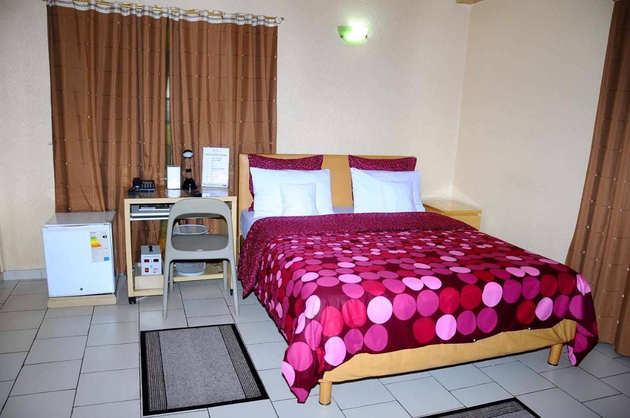 Hotel Saint Thomas Ломе Экстерьер фото